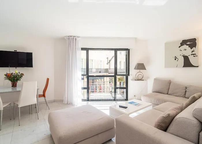 Rue D'antibes Premium 2 Bdr 2 Baths Exclusive Olam Daire *