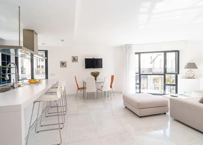 Rue D'antibes Premium 2 Bdr 2 Baths Exclusive Olam Daire